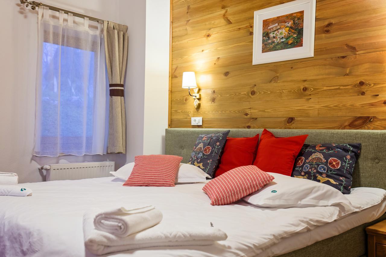 Samedru Hotel เมากูรา ภายนอก รูปภาพ